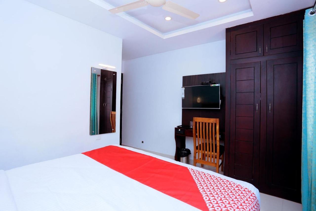 Capital O 61059 Green Life Hotel Kochi Kültér fotó